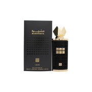 Lattafa Mashrabya Eau de Parfum 100 ml fra Lattafa, mørk rektangulær flakon med gyldent låg og ornamenteret mønster.