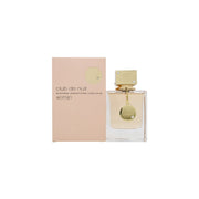 Club De Nuit Woman Eau De Parfum Armaf 105 ml, lyserød facetteret flaske med sølvfarvet låg og dekorativ kæde, blød stemning