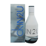 Calvin Klein IN2U Eau de Toilette 50 ml fra Calvin Klein i hvid, minimalistisk flakon med sølvlogo og rund sølvprop