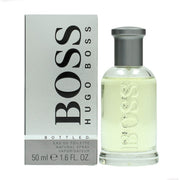 Hugo Boss Boss Bottled Eau de Toilette 50 ml – klar cylindrisk glasflaske med lys ravfarvet duft og sølvfarvet låg, enkelt logo design
