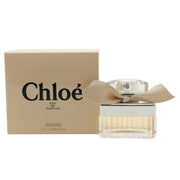 Chloé Signature Eau De Parfum, Chloé, 30 ml – klar glasflakon med plisserede sider, sølvfarvet prop og lyserødt bånd