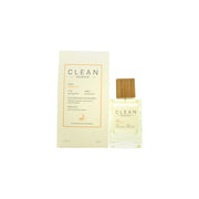 Clean Reserve Sueded Oud Eau de Parfum 100 ml fra Clean – klar, rektangulær flakon med lys ravfarvet væske og træhætte.