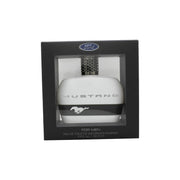 Mustang White Eau de Toilette 100 ml fra Mustang i klar rektangulær glasflaske med sølvfarvet låg og enkelt hvidt design