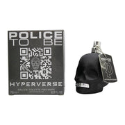 Police To Be Hyperverse Eau de Parfum 75 ml, kranieformet flakon i blåviolet glas med sort hætte og grafiske detaljer.