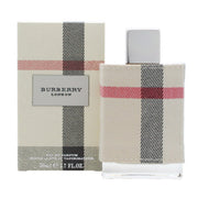 Burberry London Eau De Parfum Burberry 50 ml klar rektangulær flakon med beige duft, sølvprop og ternet stofdetalje