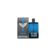 Police Sport Eau de Toilette 100ml fra Police i 100 ml blå, rektangulær glasflaske med sort låg og markant logo