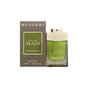Bvlgari Man Wood Essence Eau de Parfum, Bvlgari 100 ml, mørkegrøn glasflaske med afrundede kanter og trælook låg.
